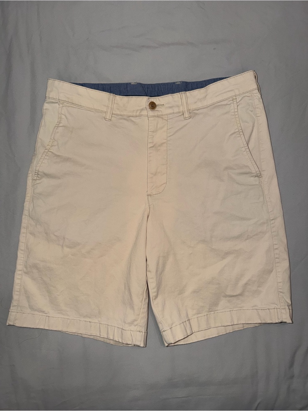 L.L. Bean Men's Cream Flat-Front Chino Shorts